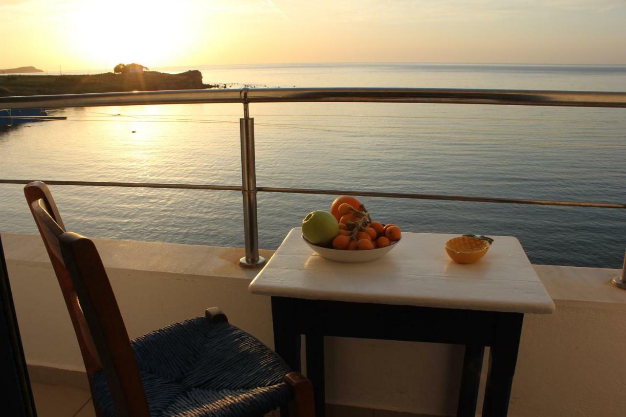 Villa Experience The Pure Sense Of The Aegean Sea à Liota Extérieur photo